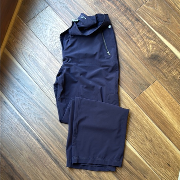 Chico’s Zenergy Classic Blue Straight Leg Pants with Clean Silhouette - Picture 1 of 1